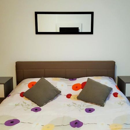 Bright & Cozy Pula Apartment Ngoại thất bức ảnh