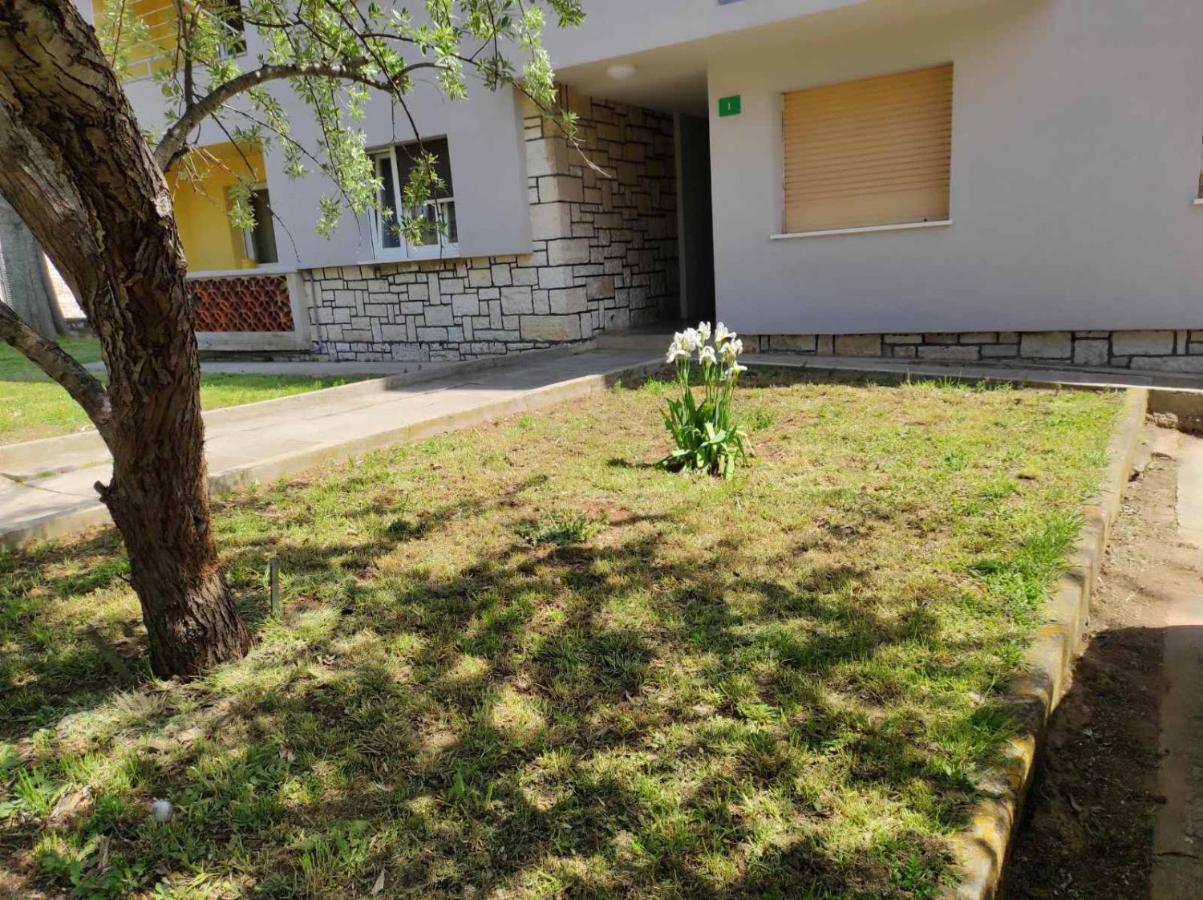 Bright & Cozy Pula Apartment Ngoại thất bức ảnh