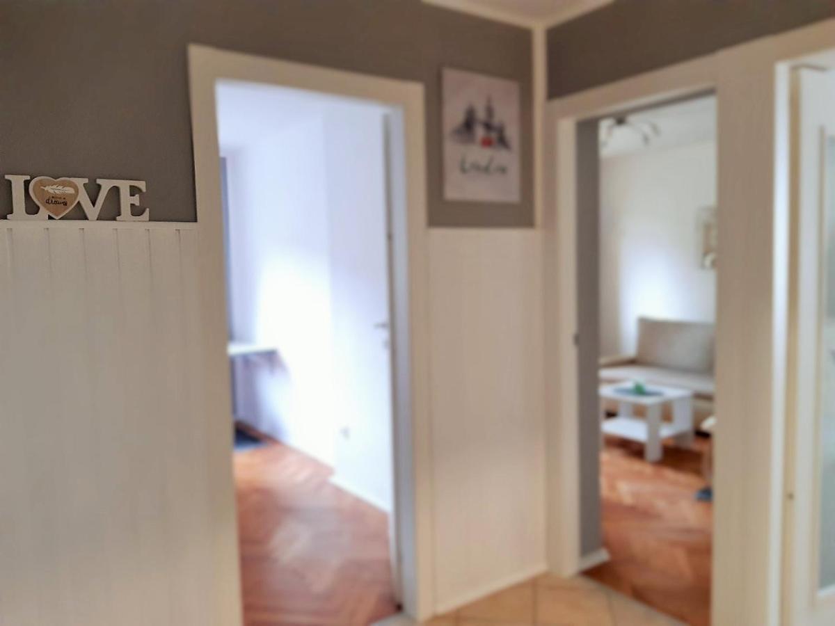 Bright & Cozy Pula Apartment Ngoại thất bức ảnh