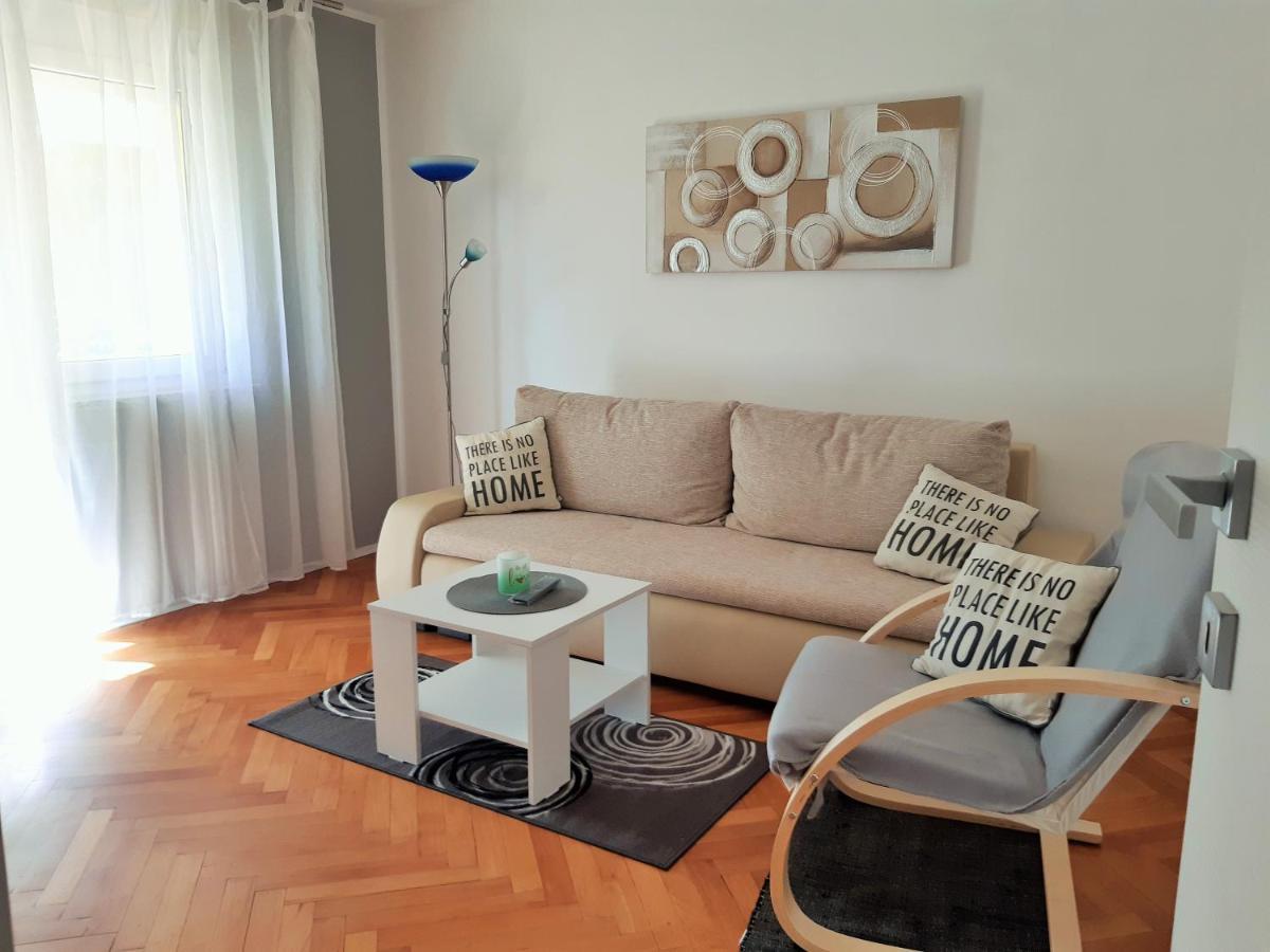 Bright & Cozy Pula Apartment Ngoại thất bức ảnh