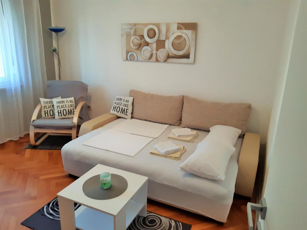 Bright & Cozy Pula Apartment Ngoại thất bức ảnh